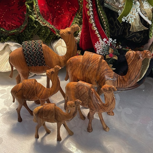 Bundle, Camels Figurines Hand Carved Olive Wood Jerusalem Caravan - Picture 2 of 3